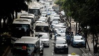 Kepadatan meningkat hingga tiga kali lipat dibandingkan hari biasanya.