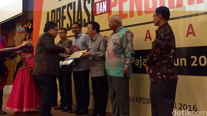 Arifin Panigoro, BI dan 22 Perusahaan Jadi Pembayar Pajak Terbesar 2015