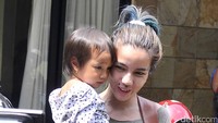 Ia berharap bisa segera mempertemukan anak-anaknya dengan Kiki. Pool/Noel/detikFoto.