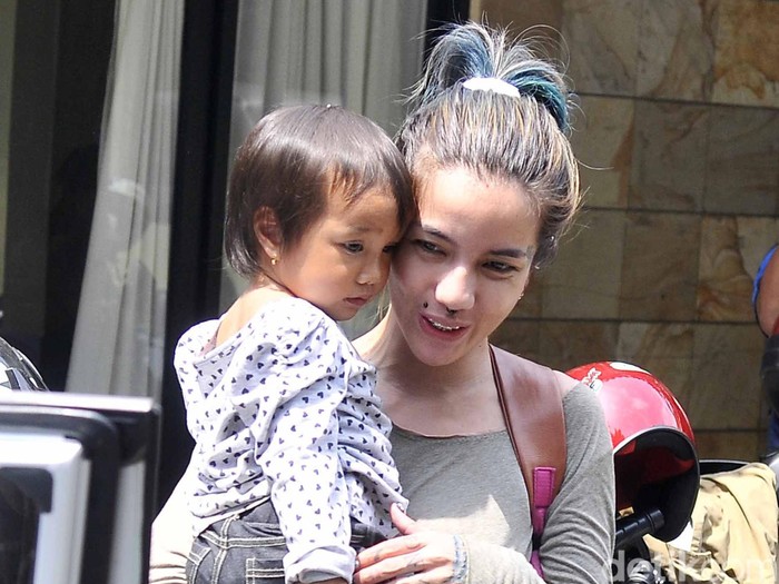 Kiki Mirano Penuhi Panggilan Komnas PA atas Aduan Sheila Marcia