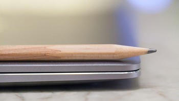 Bobotnya EliteBook Folio pun diklaim sangat ringan, setara dengan sebuah tablet. Foto: theverge