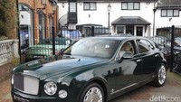 Selain saat peringatan naik takhta, Ratu juga menggunakan mobil ini saat berkunjung ke 10 Downing Street, kantor PM Inggris untuk melakukan rapat kabinet pertama dengan David Cameron. Foto: Auto Trader