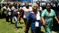 Kejadian ini dimulai ketika penyanyi membawakan lagu dangdut terajana tiba-tiba 2 orang mama berjoget di depan panggung, tidak lama berselang beberapa mama maju kedepan untuk ikut berjoget.