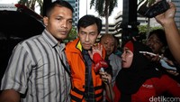  Ariesman Widjaja tiba di gedung KPK untuk diperiksa.