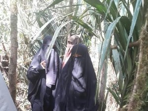 Istri Anak Buah Santoso Berharap Divonis Ringan