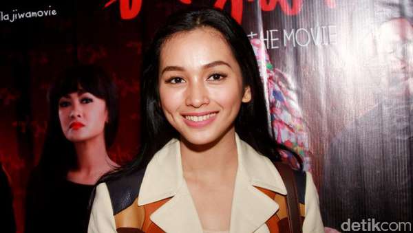 Si Manis Tya Arifin Si Manis Tya Arifin