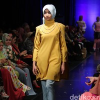 Meccanism by Zaskia Mecca, Indonesia Fashion Week 2016. at Jakarta Convention Center. Senayan. Jakarta. [Foto: Mohamamd Abduh/Wolipop]