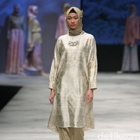 Ria Miranda Takana Indonesia Fashion Week 2016 at Jakarta Convention Center. Senayan. Jakarta. [Foto: Mohammad Abduh/Wolipop]