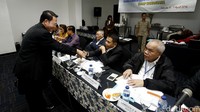 Tugas Kompolnas seperti tertera di UU no 2 Tahun 2002 Tentang Polri Pasal 38 yang berisi membantu presiden dalam menetapkan arah kebijakan Kepolisian Negara Republik Indonesia dan memberikan pertimbangan kepada Presiden dalam pengangkatan dan pemberhentian Kapolri, serta tertera juga di Perpres no 17 tahun 2011 tentang Kompolnas.