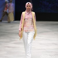 Ria Miranda Takana Indonesia Fashion Week 2016 at Jakarta Convention Center. Senayan. Jakarta. [Foto: Mohammad Abduh/Wolipop]