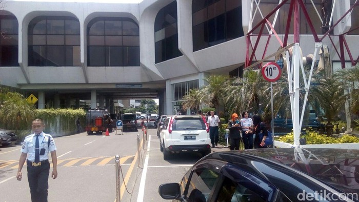 Paket Mencurigakan di Pertamina Masih Diperiksa Gegana