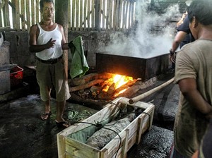 Pindang Ikan Tuna Raksasa Asal Palabuhanratu Cetak Rekor MURI