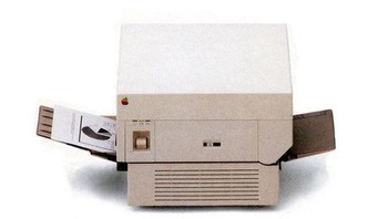 Apple LaserWriter. Dirilis pada 1986 dan menjadi salah satu printer laser pertama yang dijual ke konsumen. Foto: internet 