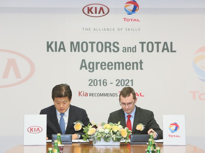 Kia Motors dan Total Perpanjang Kontrak Kerja Sama