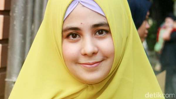 Risty Tagor Datangi KPAI Risty Tagor Datangi KPAI