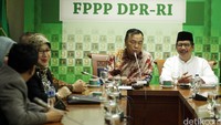 Fraksi PPP DPR RI menerima Pengurus Harian Pusat Persaudaraan Muslimin Indonesia (Parmusi) di Komplek Parlemen Senayan, Jakarta, Rabu (6/4/2016).