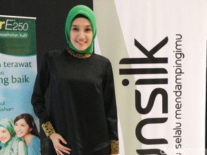 Dhini Aminarti Seleksi Hijabers Palembang di Audisi Sunsilk Hijab Hunt Tahap II