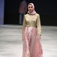Ria Miranda Takana Indonesia Fashion Week 2016 at Jakarta Convention Center. Senayan. Jakarta. [Foto: Mohammad Abduh/Wolipop]