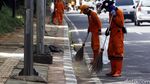 Melihat Kesigapan Pasukan Oranye Bersihkan Sampah