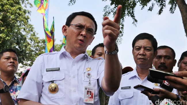 Sahut-sahutan Ahok dan Yusril Soal Penertiban Kampung Luar Batang