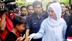Zaskia Gotik Tampil Berkerudung, Risty Tagor Datangi KPAI