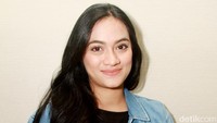 Hamil besar, Ayudia memilih gaya kasual. Pool/Gus Mun/detikFoto.