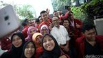 Ketika BW Selfie Bersama Mahasiswa