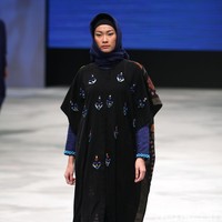 Vivi Zubedi Sulamn Voyage Indonesia Fashion Week 2016 at Jakarta Convention Center. Senayan. Jakarta. [Foto: Mohammad Abduh/Wolipop]