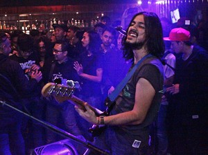 Kelompok Penerbang Roket Tak Bisa Lagi Bermain di Bar Kecil