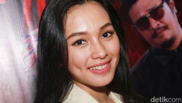 Si Manis Tya Arifin Si Manis Tya Arifin