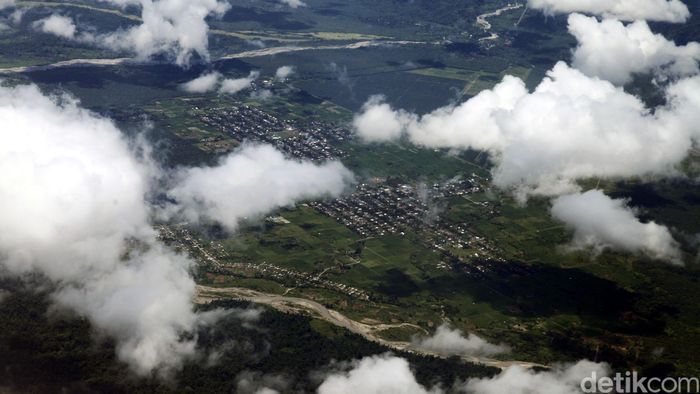 ndahnya Kota Manokwari dari Ketinggian/Foto: Agung Pambudhy ndahnya Kota Manokwari dari Ketinggian/Foto: Agung Pambudhy