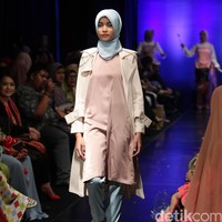 Meccanism by Zaskia Mecca, Indonesia Fashion Week 2016. at Jakarta Convention Center. Senayan. Jakarta. [Foto: Mohamamd Abduh/Wolipop]