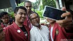 Ketika BW Selfie Bersama Mahasiswa