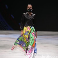 Neo Grafficity by Qurnila Harmas for Badan Ekonomi Kreatif. Indonesia Fashion Week 2016 at Jakarta Convention Center. Senayan. Jakarta. [Foto: Mohammad Abduh/Wolipop]