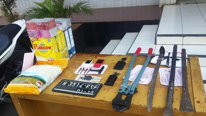 Polisi Tangkap Kawanan Pembobol Minimarket di Bekasi