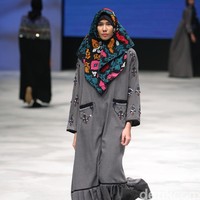 Vivi Zubedi Sulamn Voyage Indonesia Fashion Week 2016 at Jakarta Convention Center. Senayan. Jakarta. [Foto: Mohammad Abduh/Wolipop]