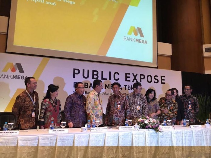 7 Motor dan 1 Mobil Dibagikan Kepada Nasabah Bank Mega Surabaya