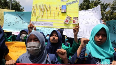 Unjuk Rasa Tolak Roadmap Tembakau 2020