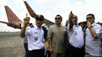 Pantauan detikcom, Kamis (7/4/2016), belasan anggota tiba di bandara Halim Perdanakusuma sekitar pukul 10.15 WIB. Begitu tiba, rombongan yang dipimpin oleh wakil ketua Komisi V Michael Wattimena, langsung mengadakan pertemuan tertutup dengan pihak Dirjen Perhubungan Udara, AP II dan KNKT.