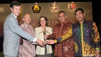 MoU kerja sama tersebut ditandatangani di kantor PLN Kantor Pusat, Jakarta Selatan, Kamis (7/4/2016). PLN menggandeng investor asal AS.