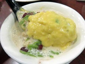 Di Gerai Ini, 3 Porsi Es Cendol Durian Dijual Seharga Rp 319 Ribu!