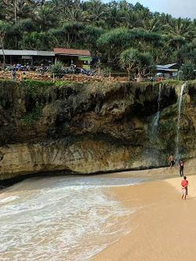 Potret 5 Pantai Pacitan yang Eksotis, Destinasi Liburan Kamu Selanjutnya