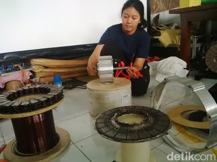 Mengintip Pembuatan Motor Listrik ITS-Garansindo