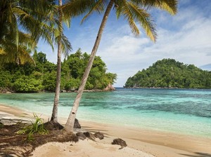 Tips Wisata ke Pantai Anti Mainstream