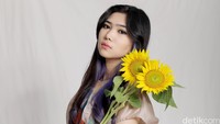 Isyana Sarasvati menjadi bagian dari perayaan 2 tahun Celeb of The Month detikHOT, Bolder in 2 Years. Foto: Asep Syaifullah/detikHOT