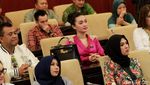Zaskia Gotik Tampil Pinky di Gedung DPR/MPR RI