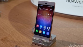 Kehadiran Leica pada Huawei P9 sejatinya sudah bergaung sejak lama. Namun kepastian duet ini baru tersaji dalam acara bertajuk #OO yang digelar pada Rabu (6/4/2016) di Battersea Evolution, London, Inggris, yang dihadiri oleh detikINET. Foto: detikcom/Ardhi Suryadhi