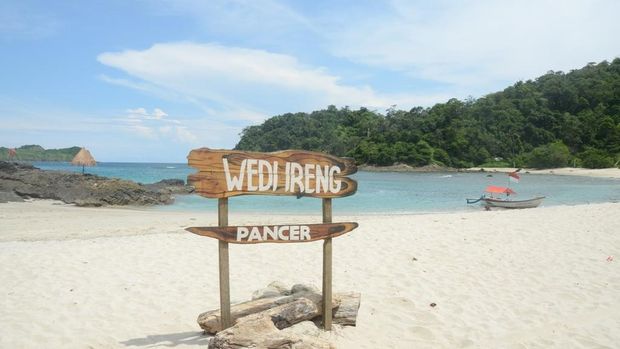 pantai wedi ireng