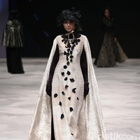 Chronicle of Dalmation by Lia Soraya for Badan Ekonomi Kreatif. Indonesia Fashion Week 2016 at Jakarta Convention Center. Senayan. Jakarta. [Foto: Mohammad Abduh/Wolipop]