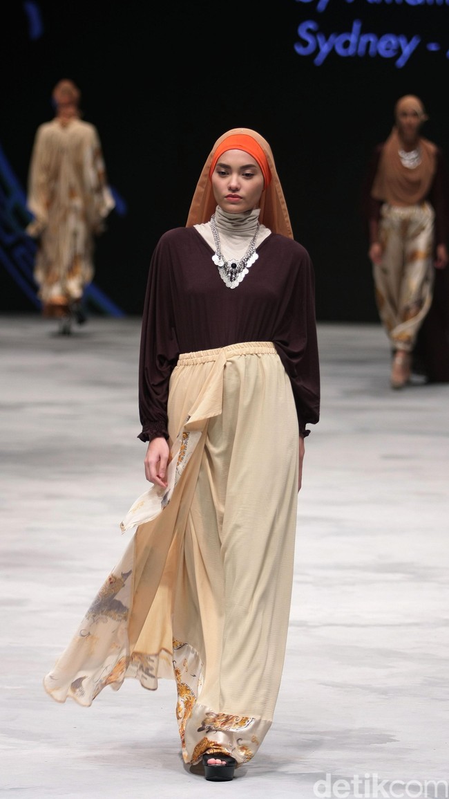 Our Legacy Lives On by Amalina Aman, Sydney-Australia for Badan Ekonomi Kreatif. Indonesia Fashion Week 2016 at Jakarta Convention Center. Senayan. Jakarta. [Foto: Mohammad Abduh/Wolipop]